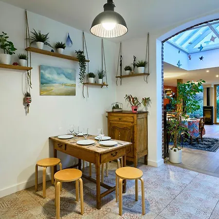 Maison Familiale Avec Un Jardin Proche Lille 아파트