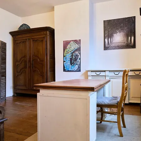 Maison Familiale Avec Un Jardin Proche Lille 아파트